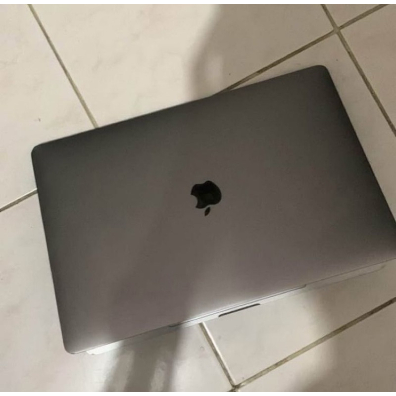 apple macbook pro 2017 15” 500GB (kondisi mati)