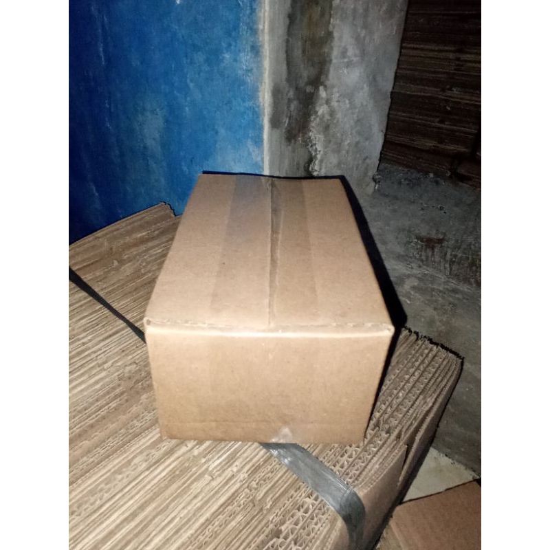 

Kardus ukuran 10×5×5cm