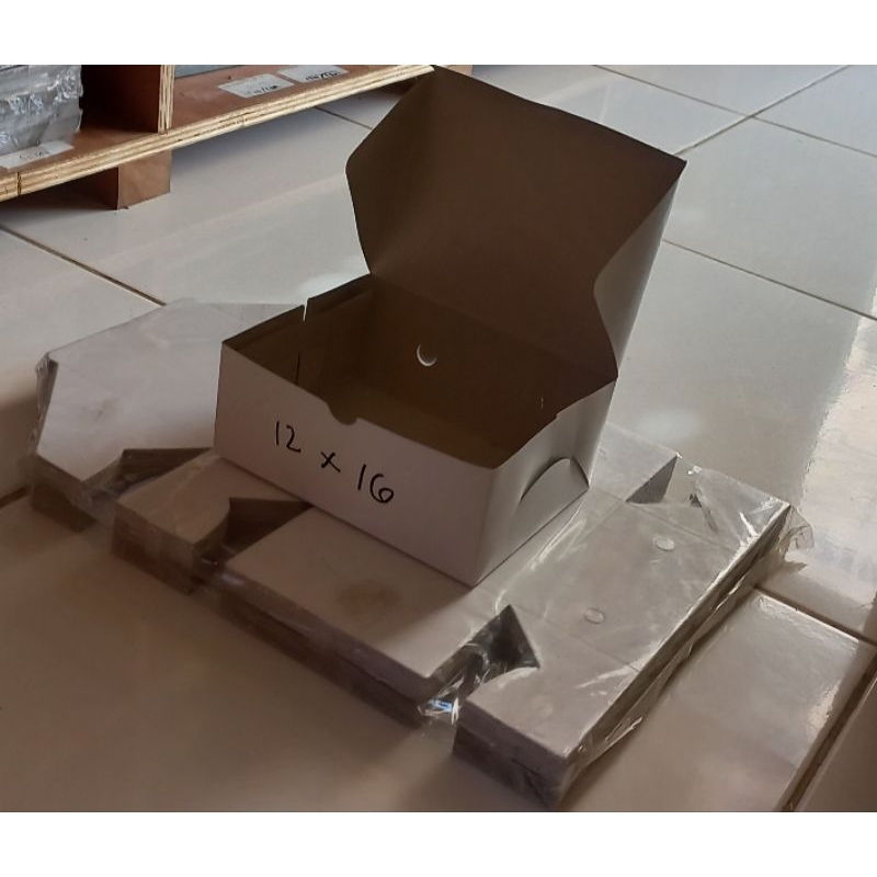 

Snack box ukuran 12x16 putih polos