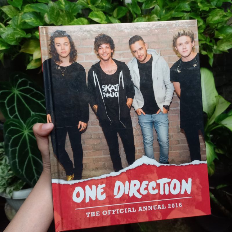 [OFFICIAL] One Direction Annual Book 2016