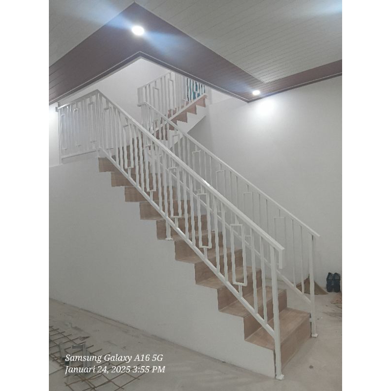 RALING BALKON TANGGA MINIMALIS BESI