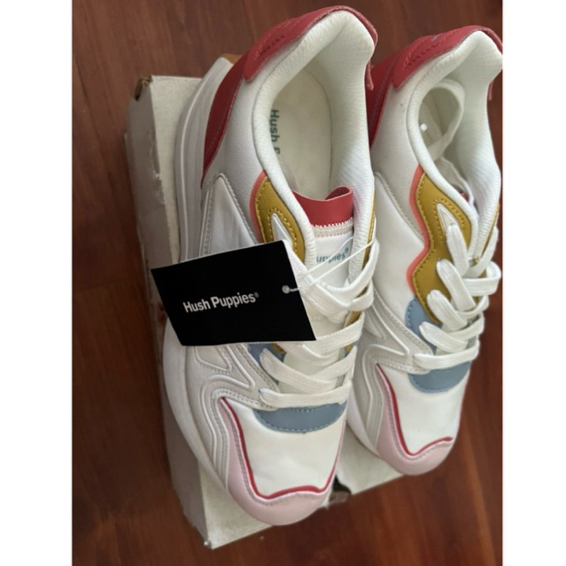 Sepatu Hush Puppies Dallas in White Size 38 Sepatu Sneakers Kets Wanita Hush Puppies Ukuran 38 Warna