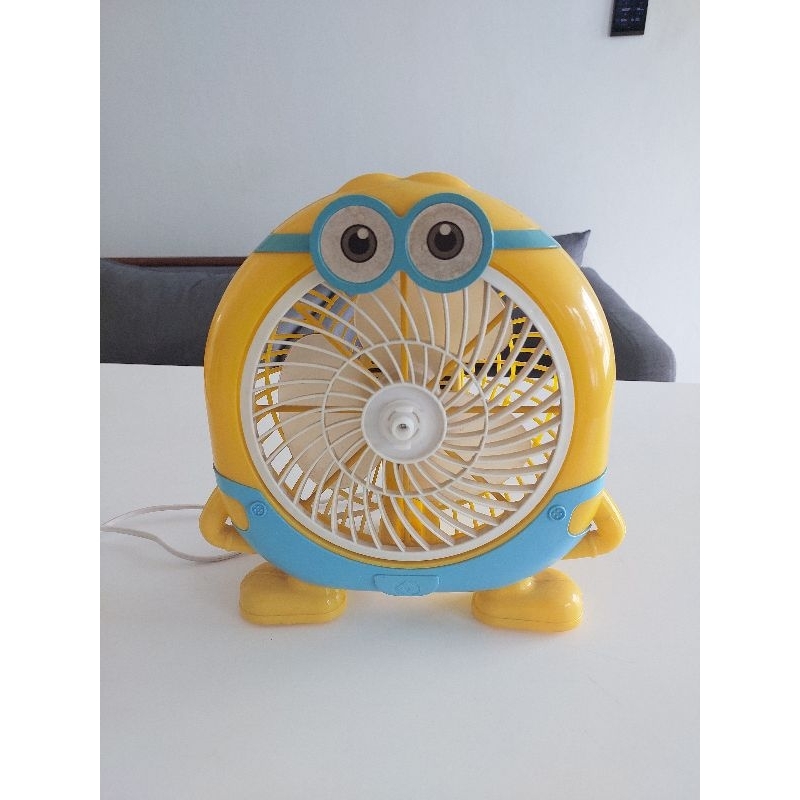 kipas angin minion