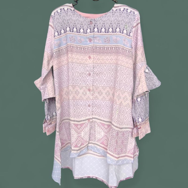 Bayur Top By Ria Miranda size M