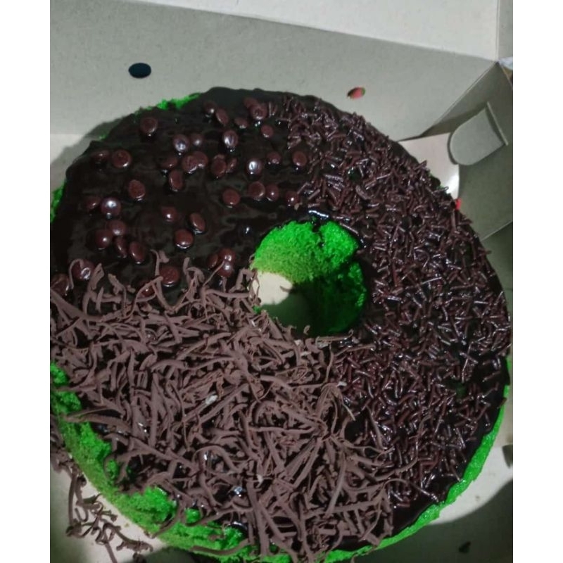 

bolu pandan topping Cho chips meseris ukuran 22