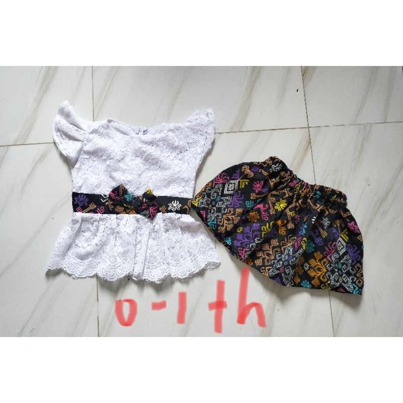 kebaya Bali/kebaya anak perempuan