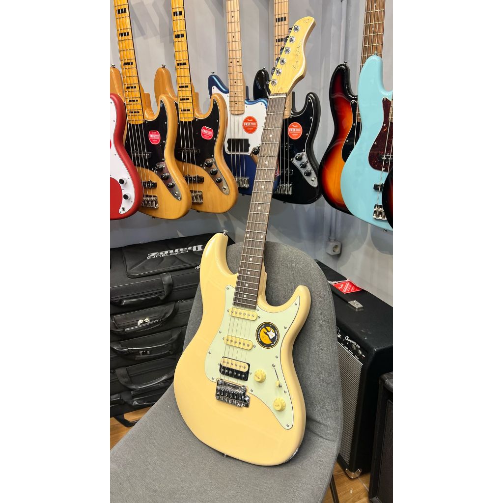 Sire Larry Carlton S3 - Vintage White