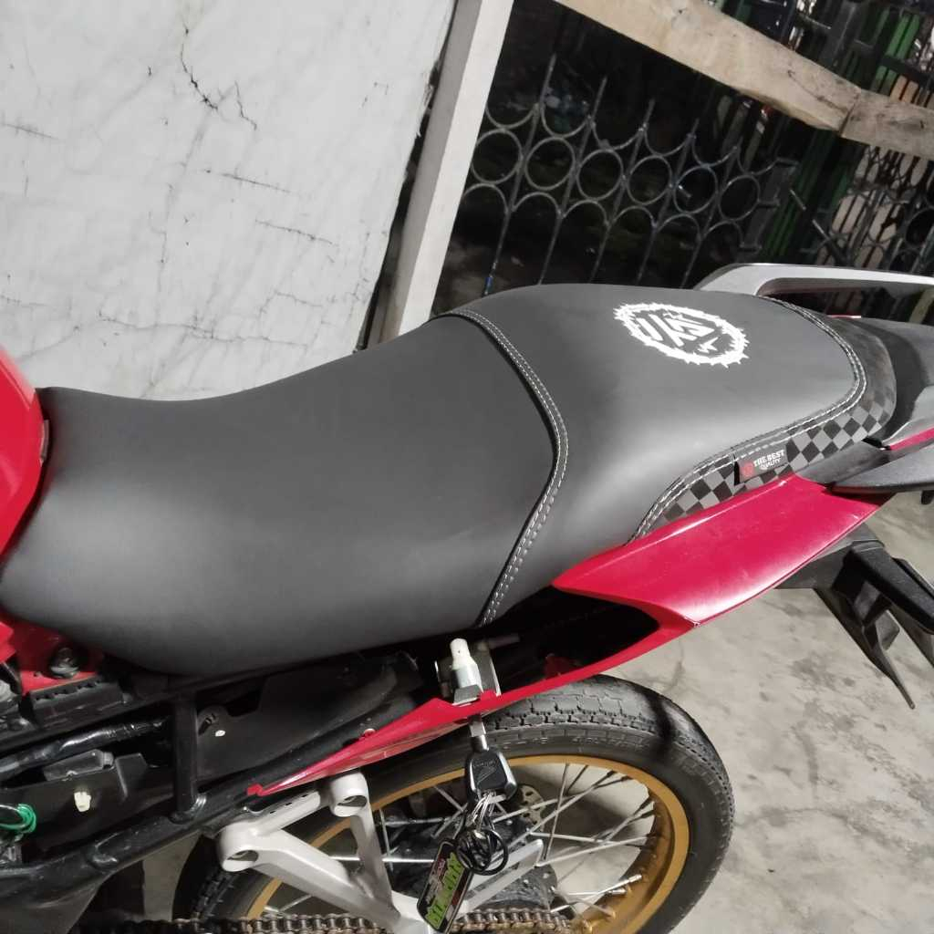 Sarung Kain Jok Arvi Kombinasi Carbon Catur 3D Sarung Jok Untuk Segala Jenis Variasi Motor CB,Beat,V