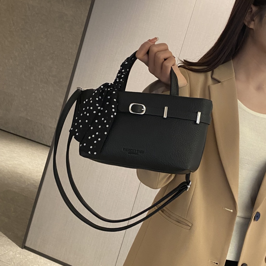 Amora Bag - Chic Charm - Tas Totebag Wanita Resleting Import Model Korea Terbaru