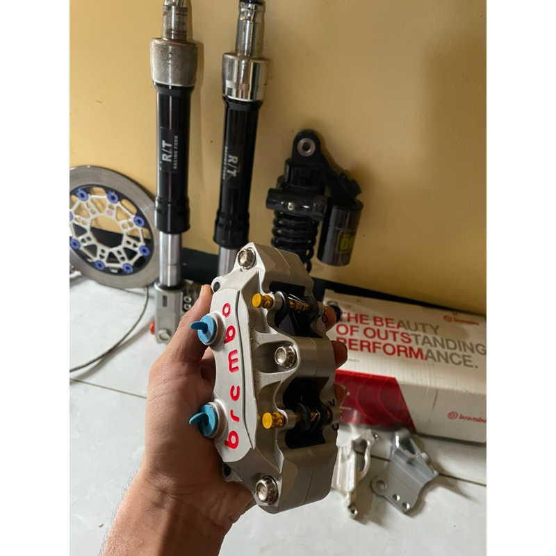 kaliper brembo 4 piston 2 pin