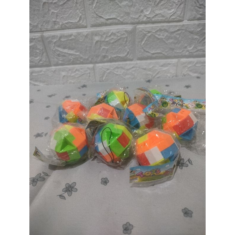 Gantungan Puzzle Cube Rubik Asah Otak