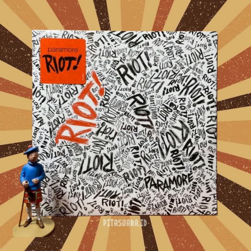 VINYL PARAMORE - RIOT PIRINGAN HITAM PARAMORE RIOT