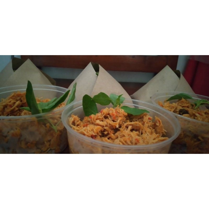 

Ayam suwir QoKu Pedas