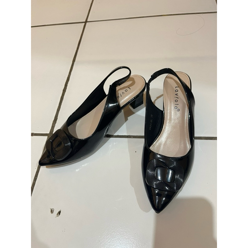 Sepatu hitam / laviola heels /sepatu elegan / heels hitam /