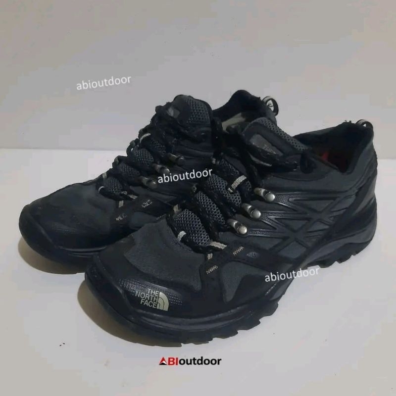 SEPATU OUTDOOR GUNUNG TNF