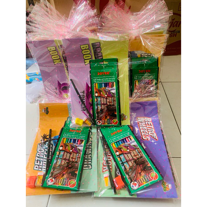 

Buku gambar + pensil warna joyco