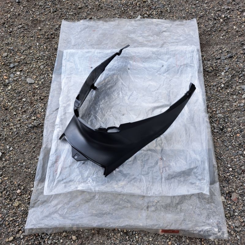 Cover tangki COVER FR BODY honda supra x 125 karburator Original AHM honda 64350-KPH-700