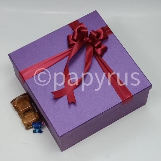 

PAPYRUS 35x35 Tinggi 15cm Kotak Kado Gift Box Hadiah V1