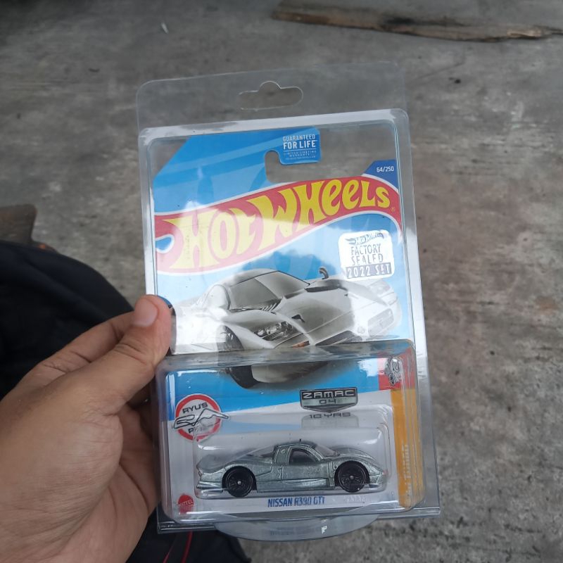 hot wheels nissan r390 gt1 zamac
