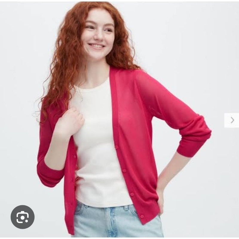 UNIQLO CARDIGAN IN FUSCHIA