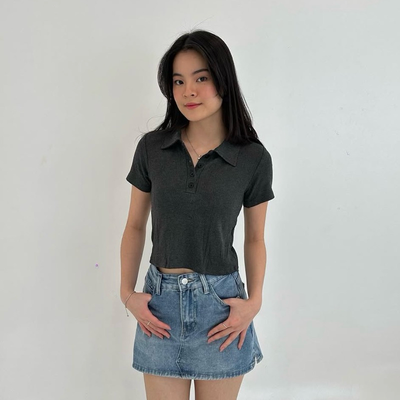 Emma Top - ZOELA Atasan Baju Wanita Perempuan Kerah Kancing Crop Top Basic