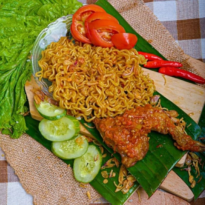 

Ayam Penyet Sambal Jontor + mie Goreng