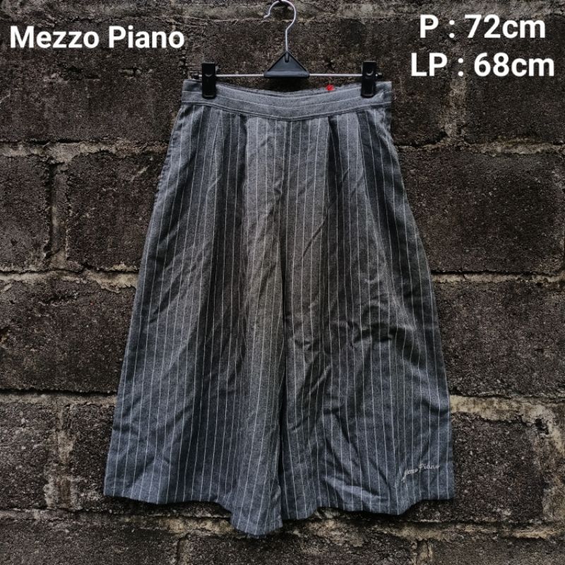PRELOVED CELANA KULOT 3/4 GREY BRAND MEZZO PIANO MOTIF GARIS- GARIS