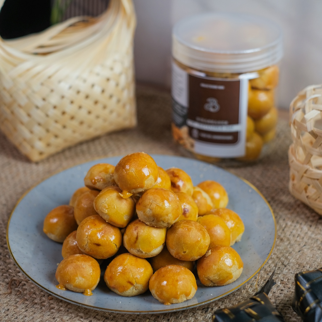 

Kue Nastar Wijsman Premium ( Beli 1 Toples gratis 1 pouch kue sagu / semprit )