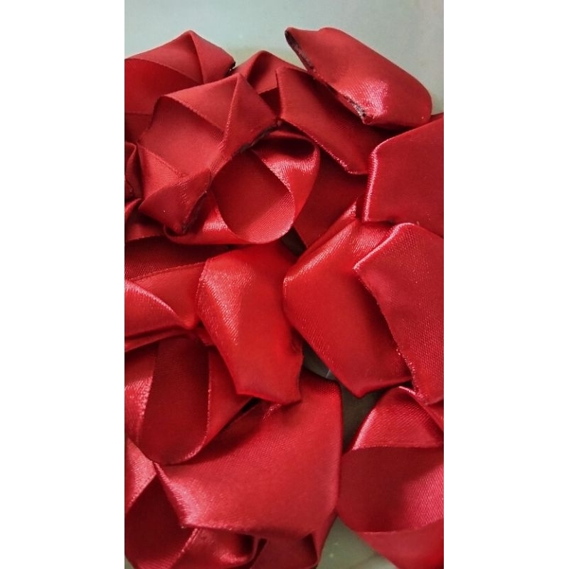 

kelopak bunga pita satin isi 50 pcs kelopak