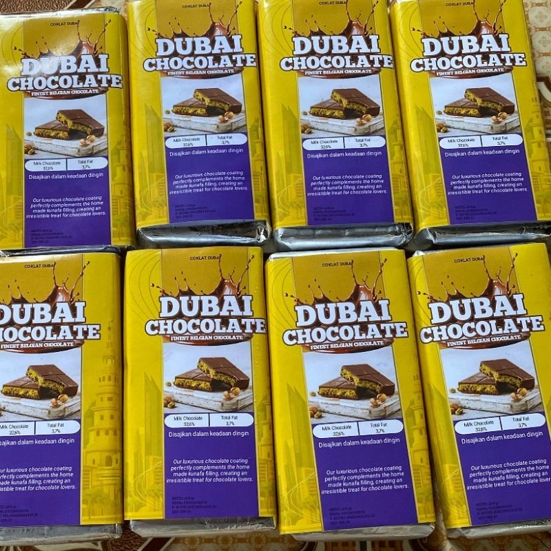 

Gooku 28 Store Dessert Coklat Dubai "Pistachio Kunafe" Berat 270 Gr ,Size 16X8 Cm ,Food Chocolate