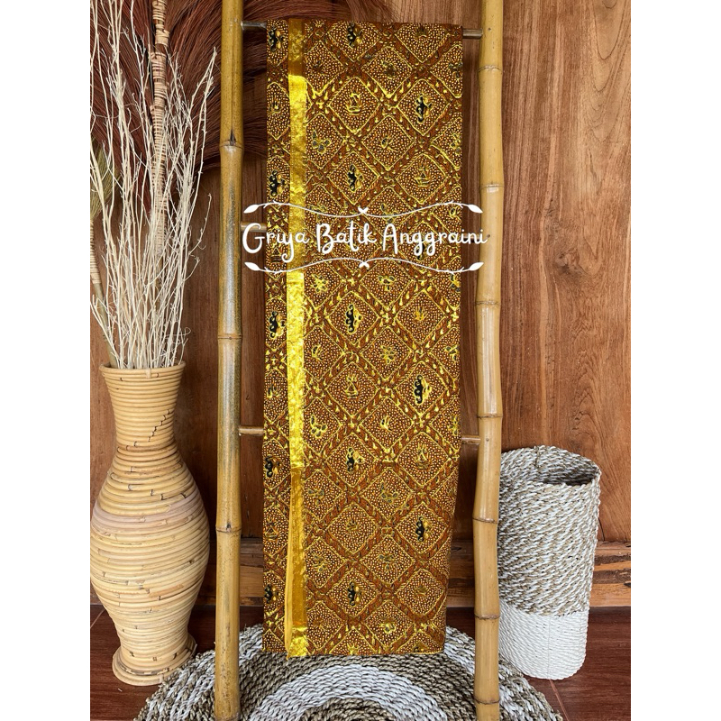 Kain Jarik Prada Tulis Motif SIDOMUKTI