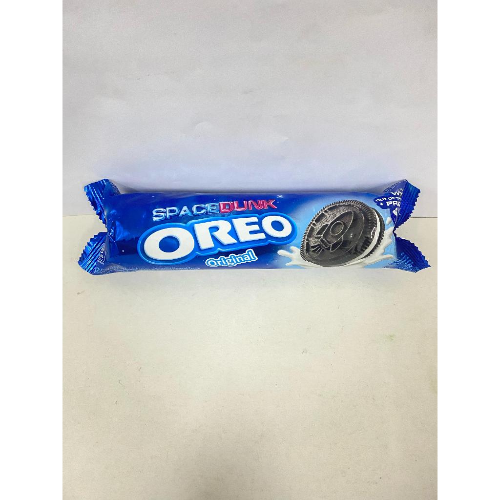 

OREO BISKUIT SANDWICH RASA VANILA 119.6G