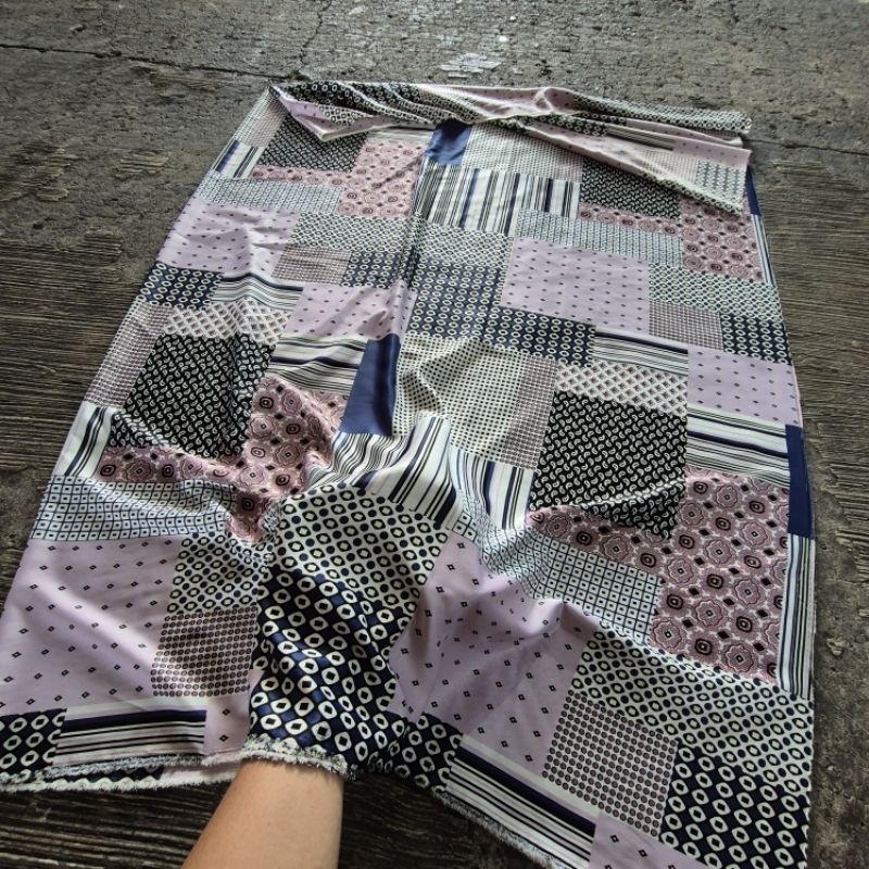 kain dior silk original motif - kain dior silk original premium motif - harga tertera 0,5 meter