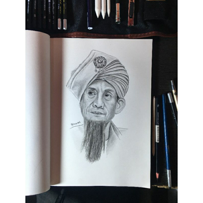 

sketsa wajah hitam putih A4 | kado ultah | sketsa wajah | pajangan dinding | lukisan hitam putih