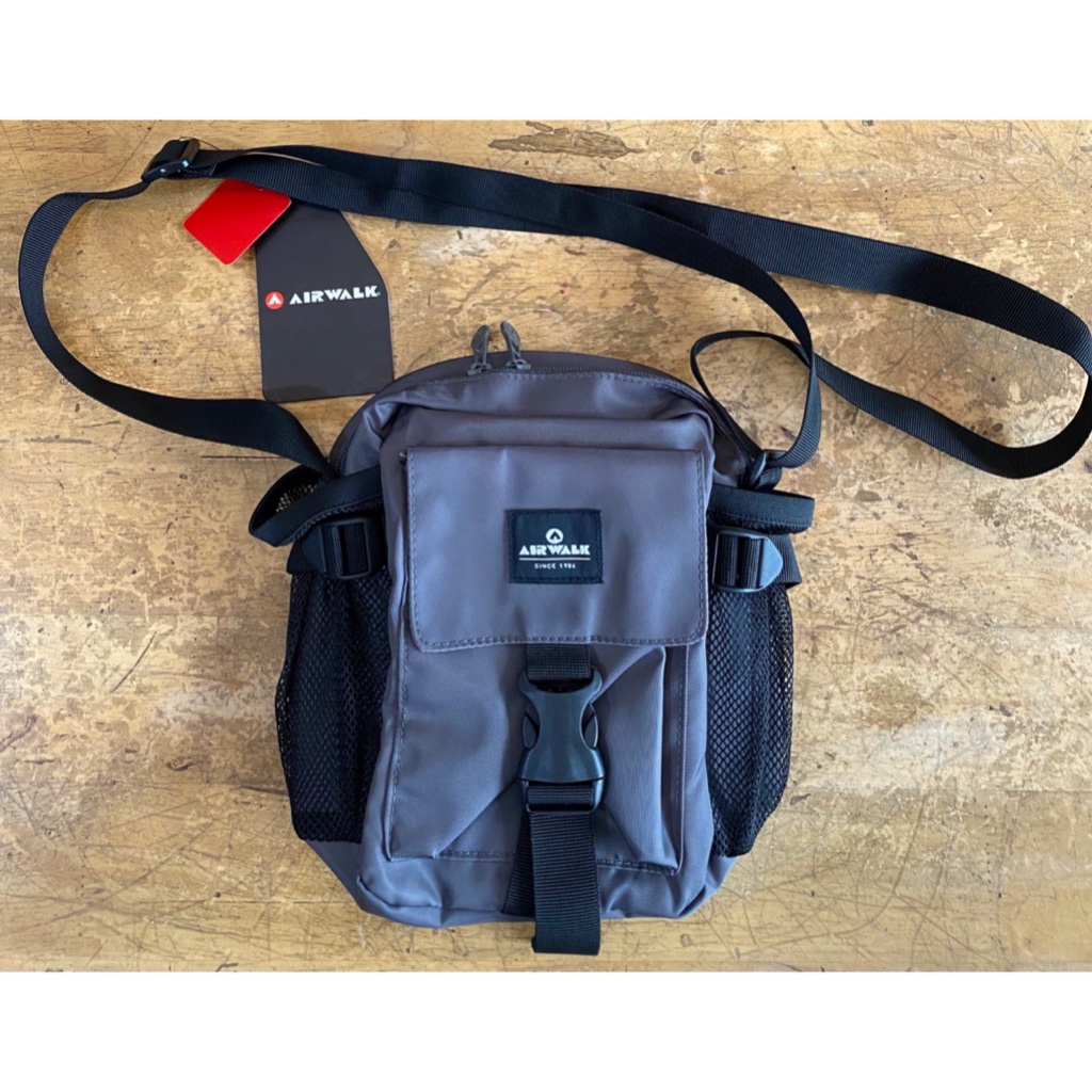 SLINGBAG AIRWALK NAVY PARASUT TALI ADJUSTABLE ORIGINAL COD UNISEX PRIA DAN WANITA TAS SELEMPANG
