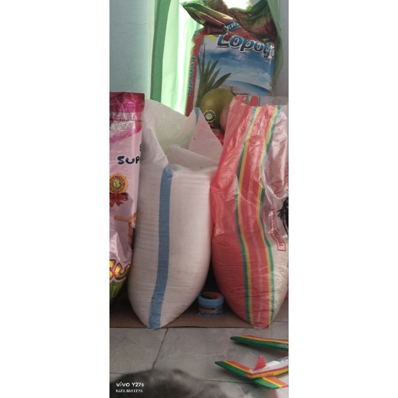 

karung bekas beras 25kg/random merk