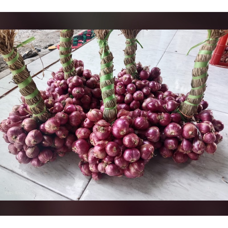 

bawang merah 1kilo besar tanggung superan.kering iket asli probolinggo
