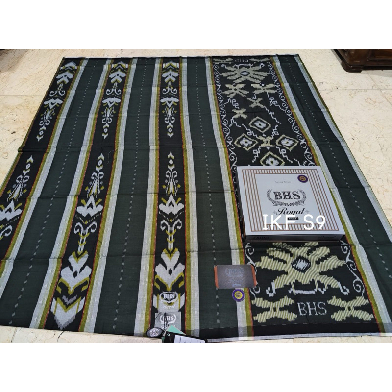 SARUNG BHS ROYAL IKF / IKA/IDB/IIA MESRES [Silver]/[gold]