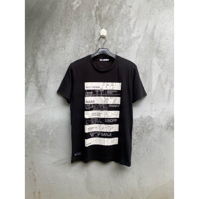 KAOS UNIQLO X ONE PIECE