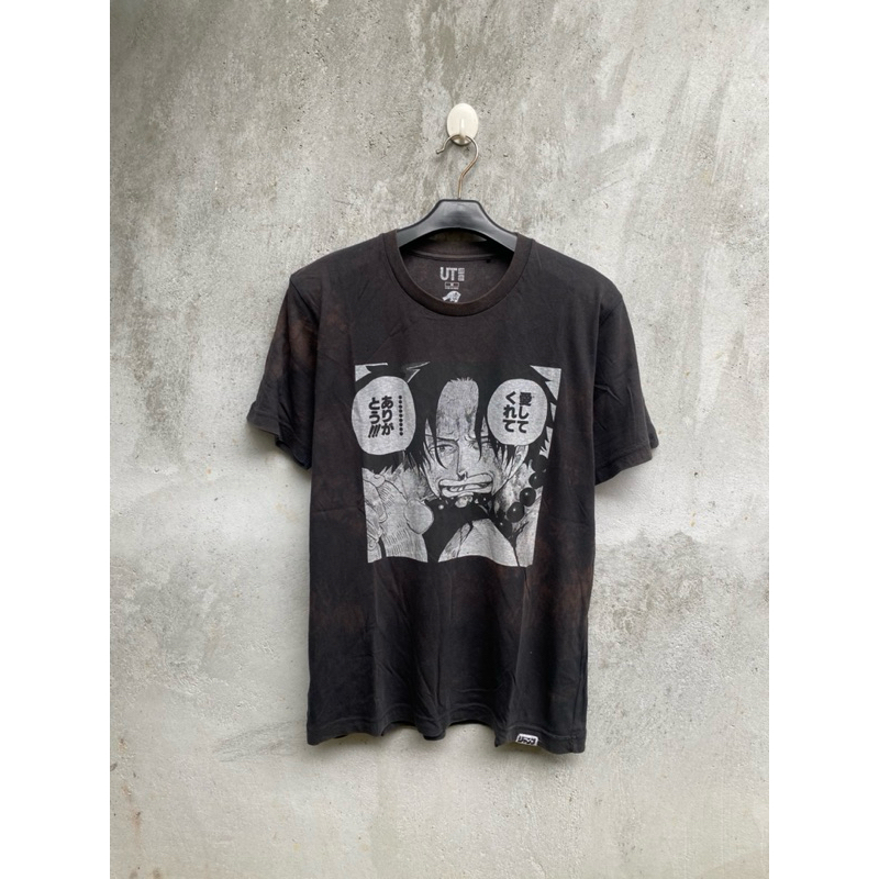 KAOS UNIQLO X ONE PIECE