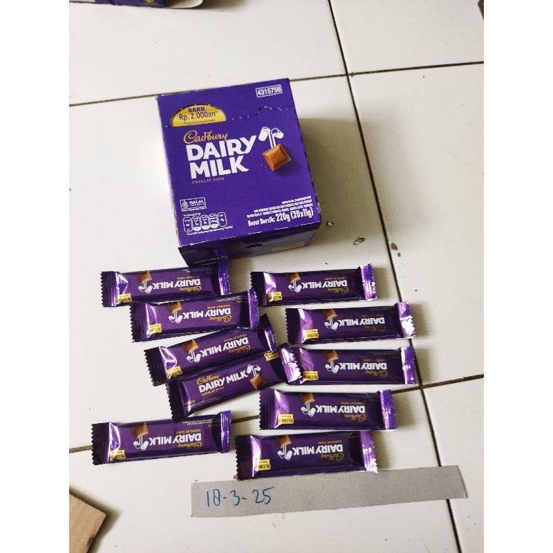 

Cadbury dairy milk kecil 11 g BOX