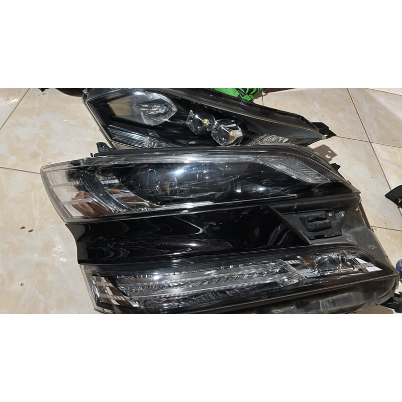 headlamp Toyota vellfire 2016 2017