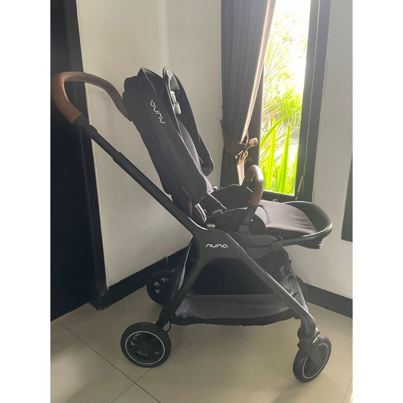 Preloved Nuna Triv Next 2023 Caviar Mulus Fungsi Normal bonus Bassinet