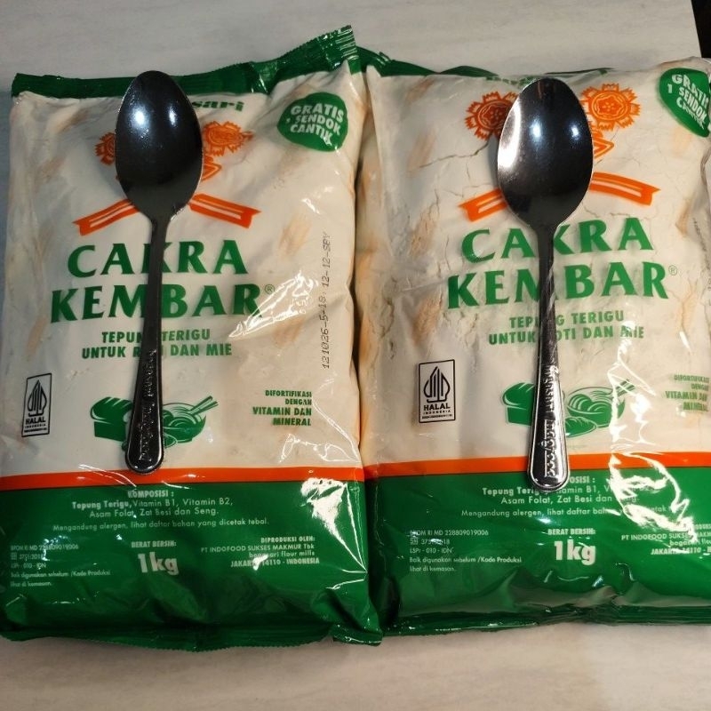 

Cakra Kembar Tepung Terigu Bogasari 1kg ( 2 PCS )