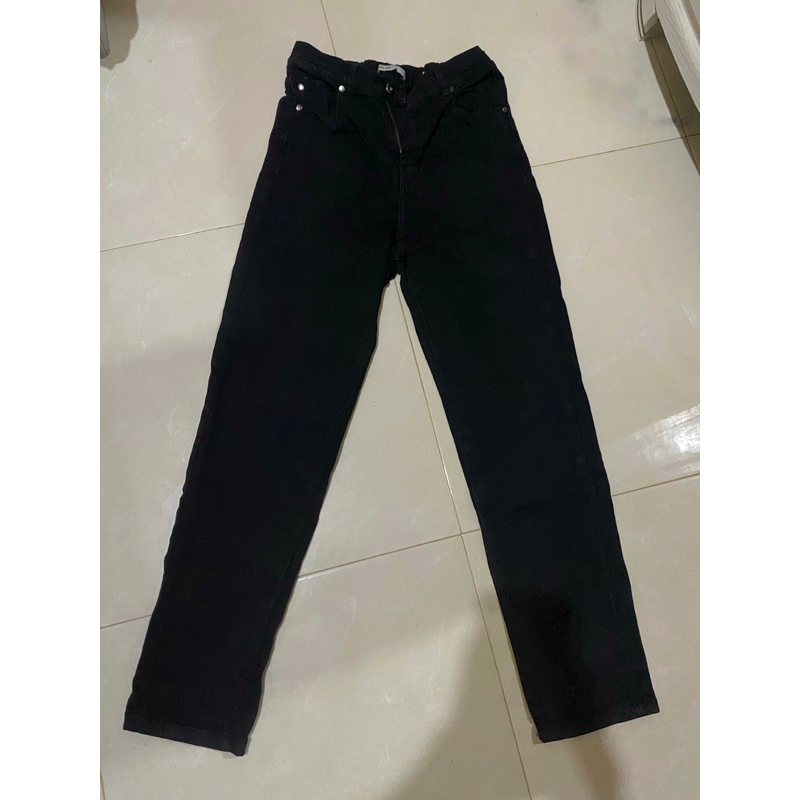 Celana Jeans Hitam Geela Prelove