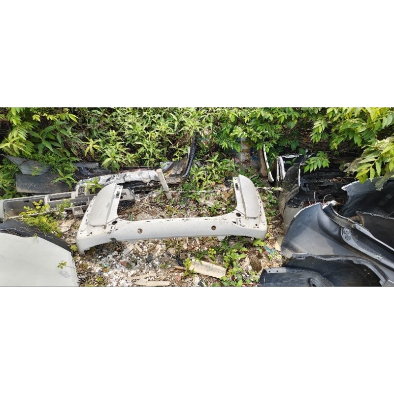 bumper/bemper Sienta Belakang