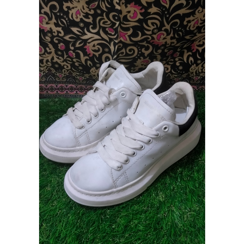 Sepatu Second Alexander McQueen Putih Hitam Size 36 C Insole 23