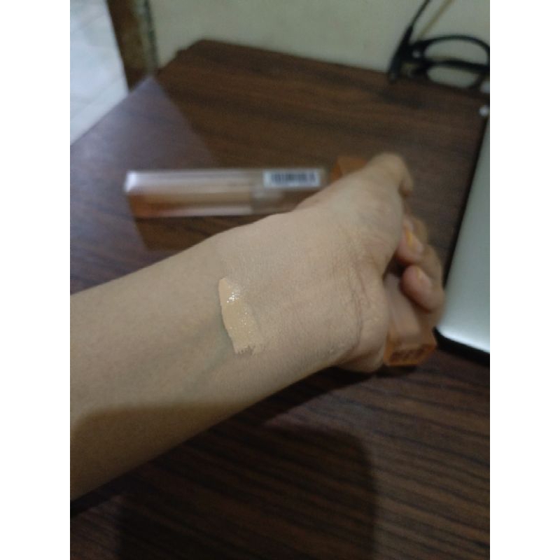Esqa concealer granola