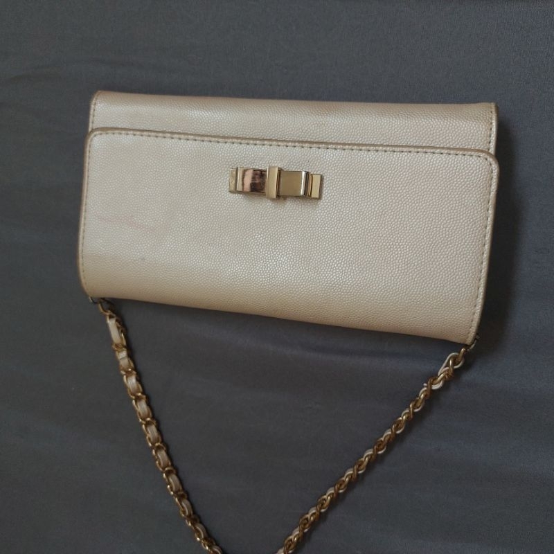 Preloved dompet Charles and keith original