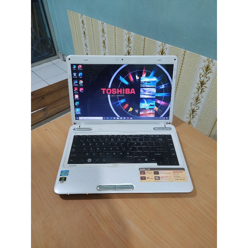 Laptop Toshiba L745